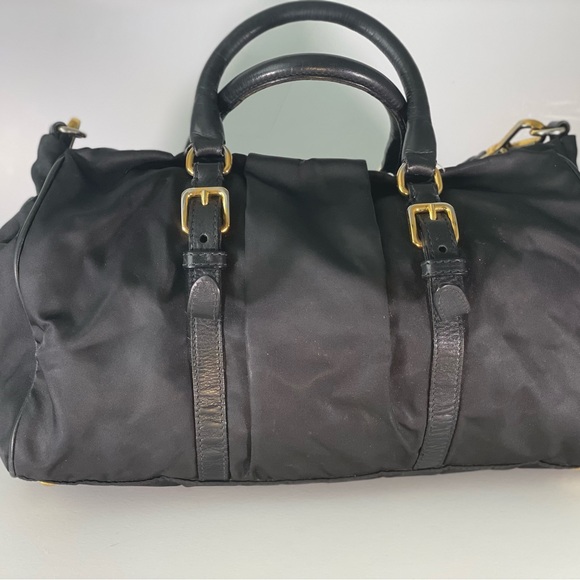Prada Nylon and leather bag with gold hardware and removable strap - Picture 3 of 14